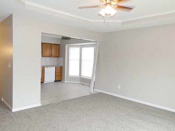5th image of 408 NE Ash Ct