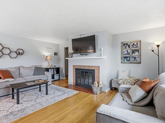 2nd image of 417 N Burns Rd