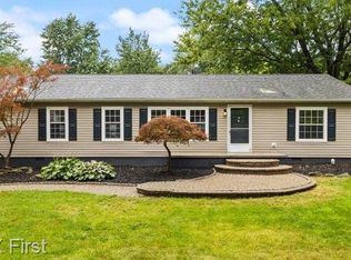 9216 Maple Rd, Algonac, MI