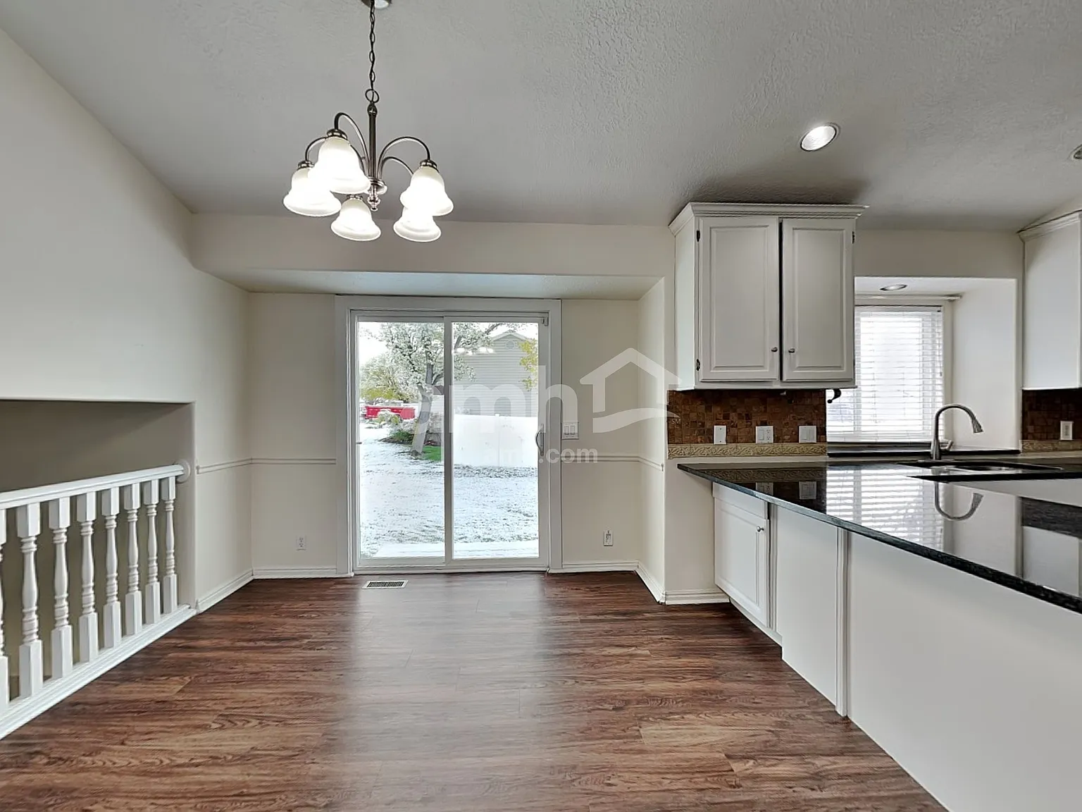 5 bed, 3.0 bath, 2342 sqft, $2,670 — Photo 4