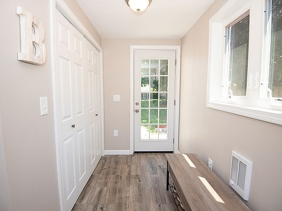 3rd image of 3 Falmouth Dr