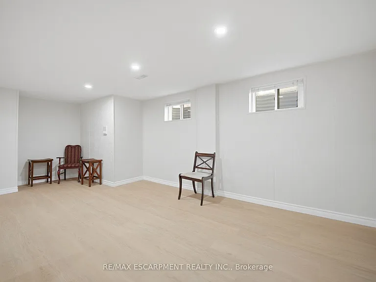 1926 Reiss Ct — Photo 11