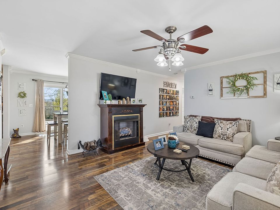 1st image of 2910 Edge Park Ct