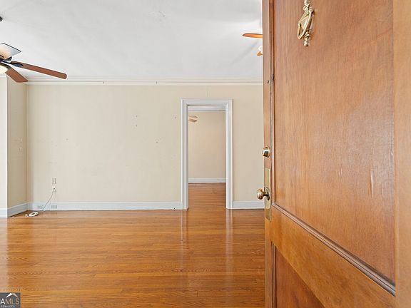 4th image of 1765 Peachtree St NE Unit 3B