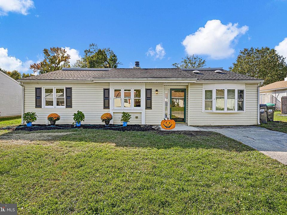 1st image of 124 Piano Dr