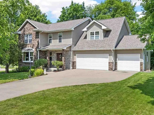 3115 Anita Cir NE, Iowa City, IA 52240