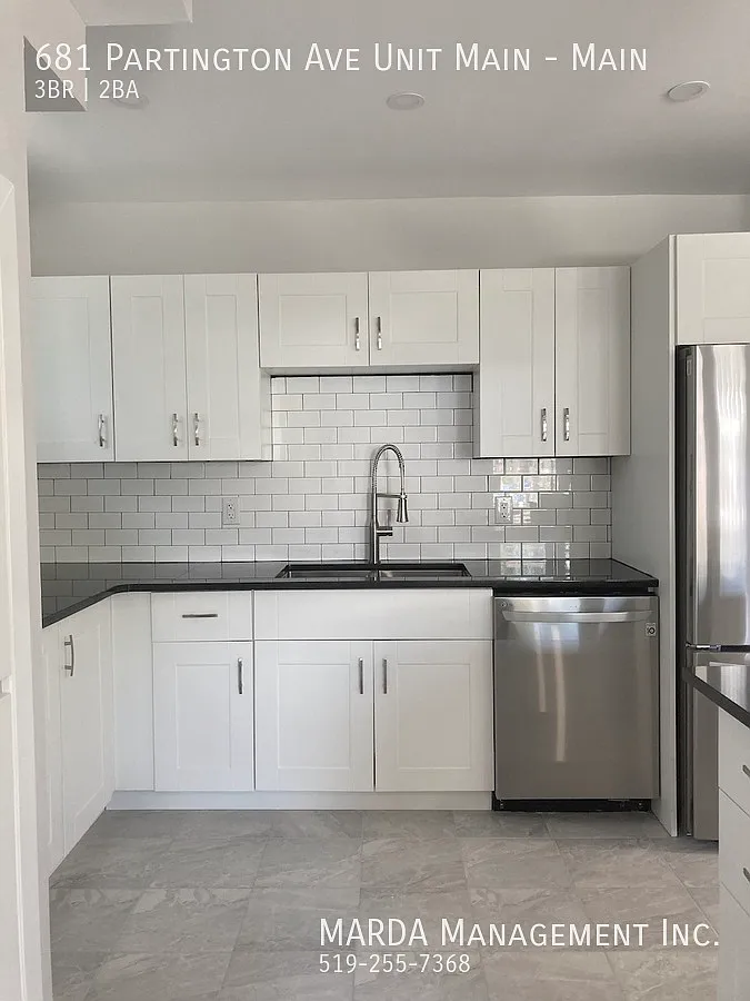 Modern & Spacious 3 Bed/1.5 Bath Home ! Plus %60 Hydro, Gas, Water — Photo 4