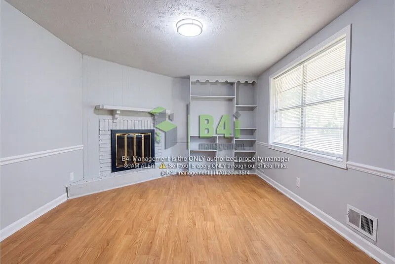 3 bed, 2.0 bath, 1456 sqft, $1,615 — Photo 3
