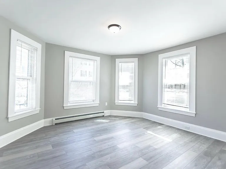 562 Dubuque St #1 — Photo 3