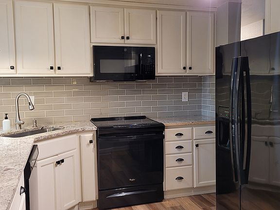 Lots of cupboards and counter space