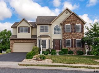 1415 Wheatfield Dr, York, PA 17408