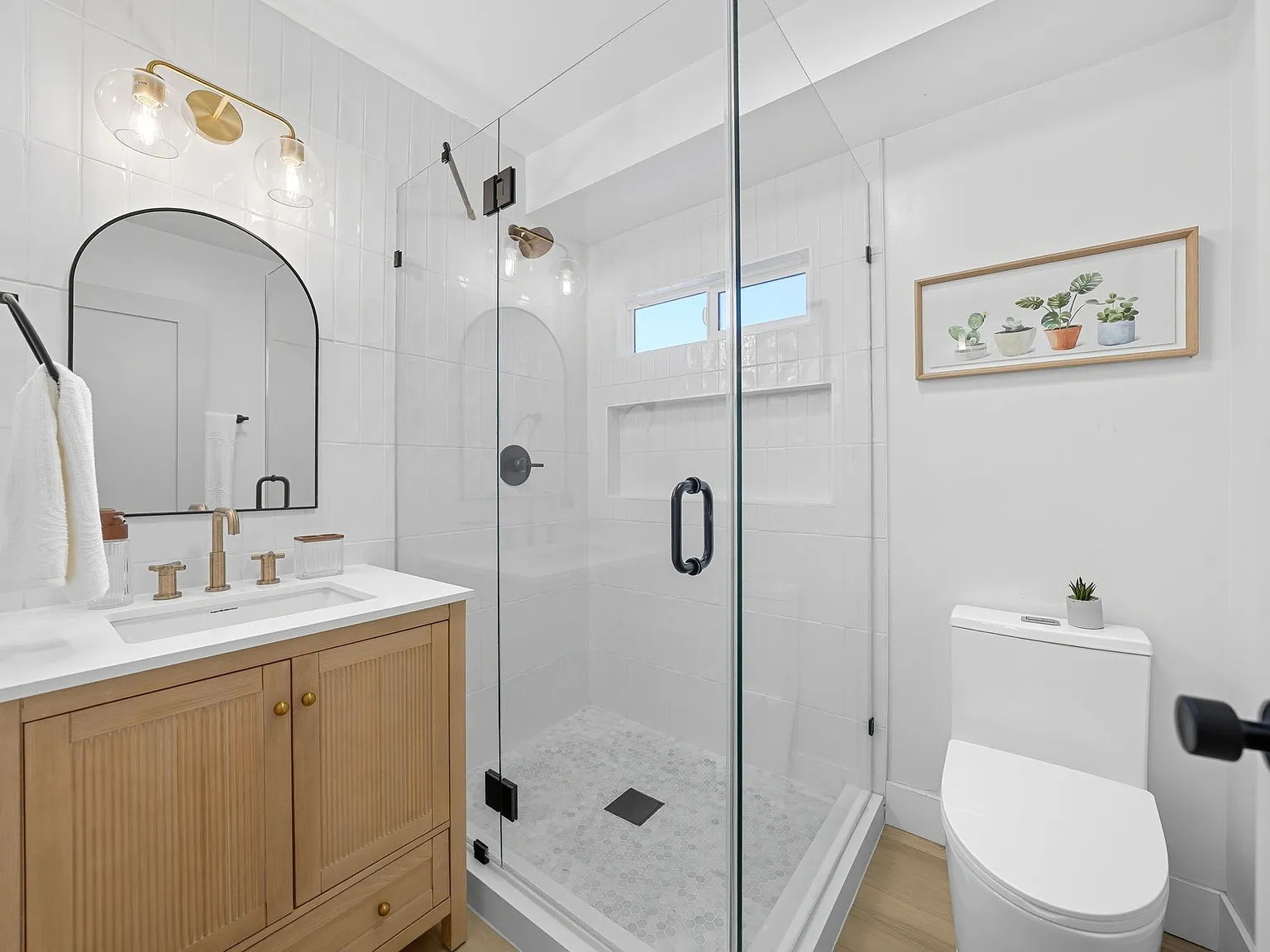 2 bed, 610 sqft, $3,995 — Photo 3