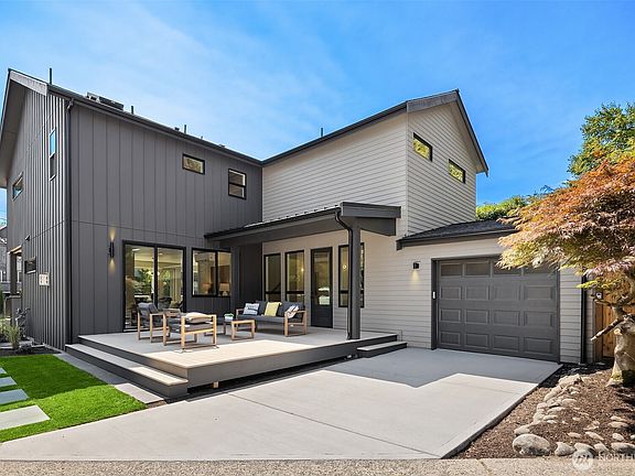 2nd image of 4530 NE 55th Street