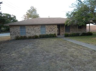 226 N Edgefield Rd, Waxahachie, TX 75165