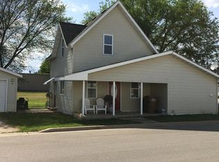 110 Center Ave S, Glenville, MN 56036