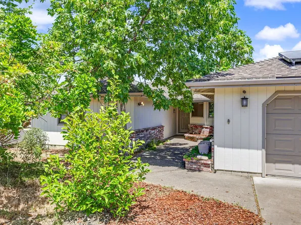1041 La Loma Dr, Medford, OR 97504