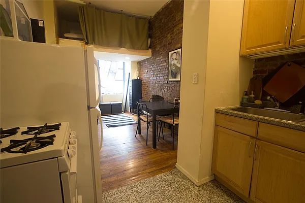 Rented by Maz Group NY | media 25