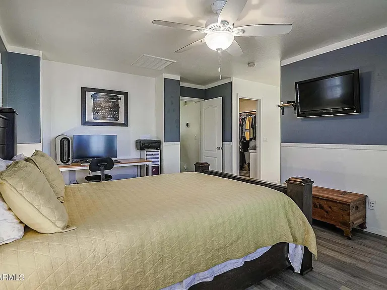 2896 N Claire Dr — Photo 10