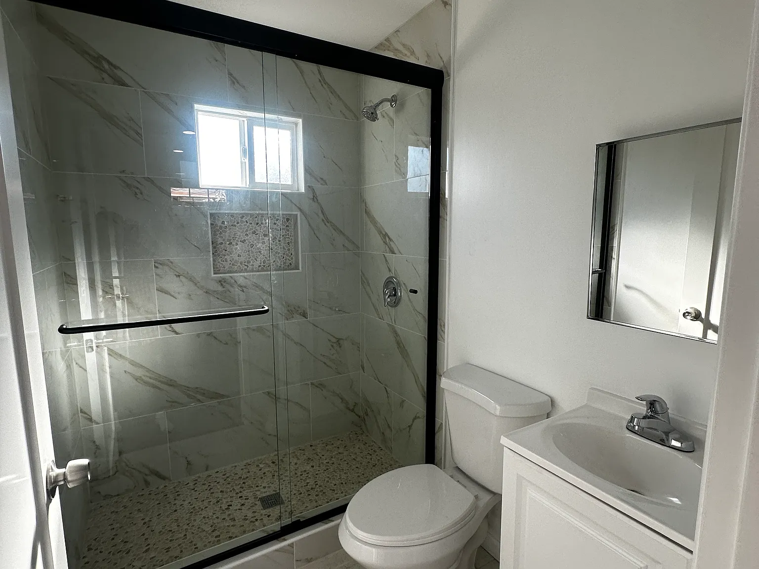 2 bed, 650 sqft, $2,600 — Photo 3