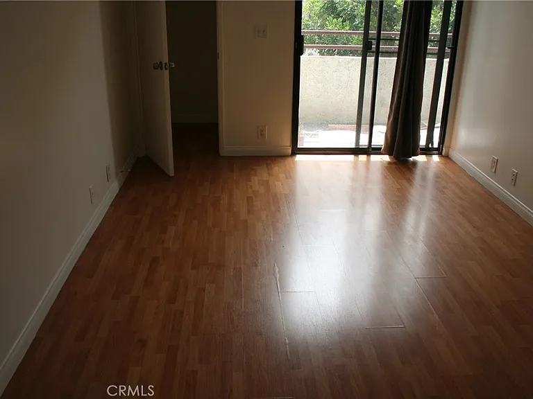 730 W 4th St #306 — Photo 19