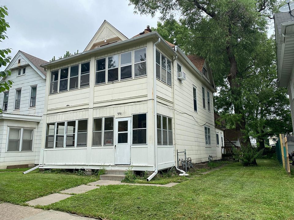 1st image of 991 Beech St #1
