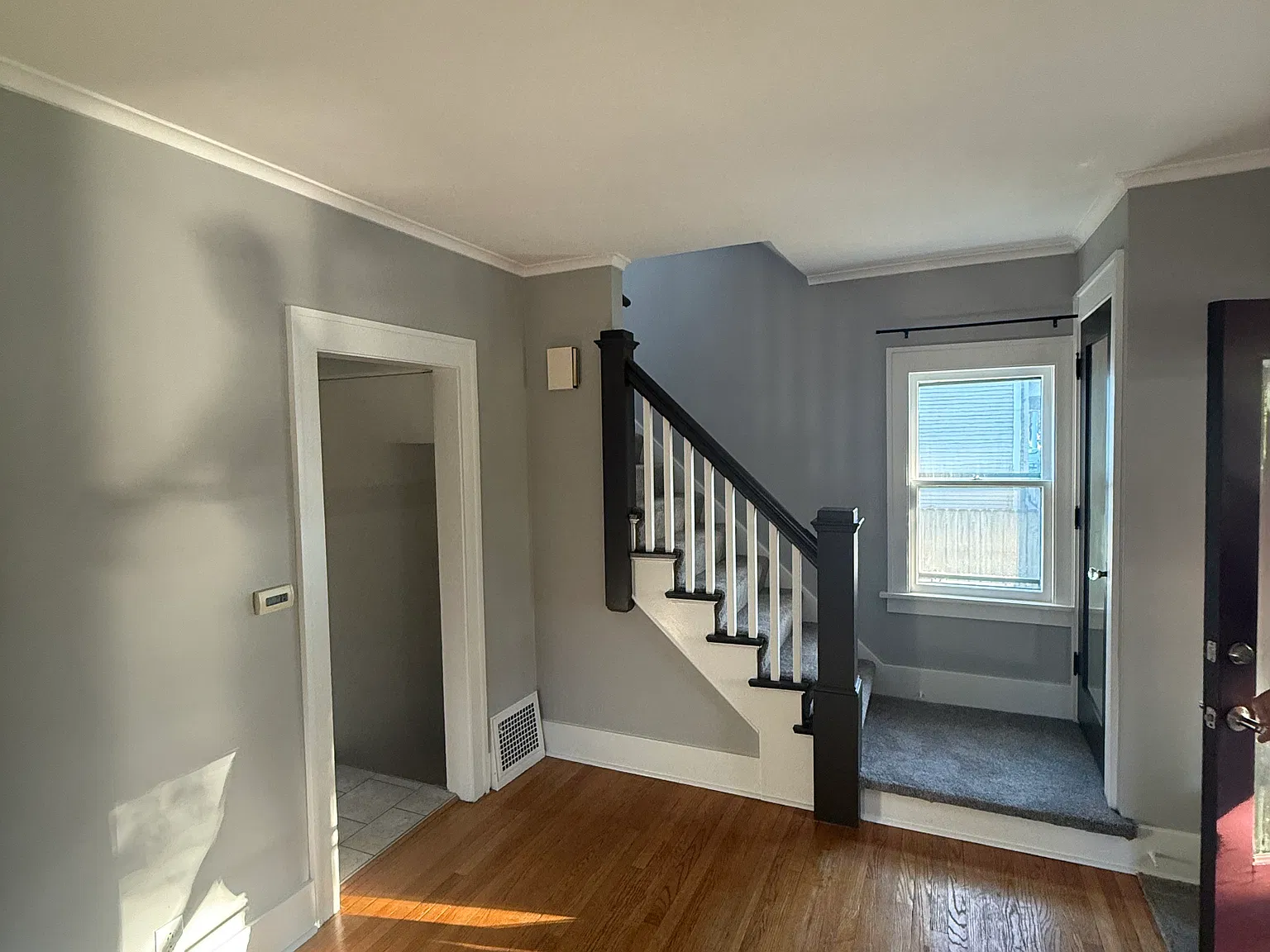 3 bed, 1.5 bath, 1296 sqft, $1,600 — Photo 2