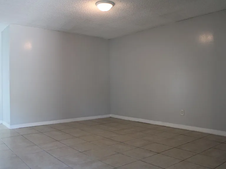 Louisiana Apartments — Photo 17