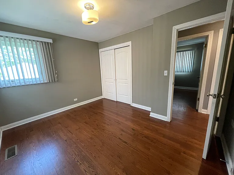 2241 Lee St — Photo 45