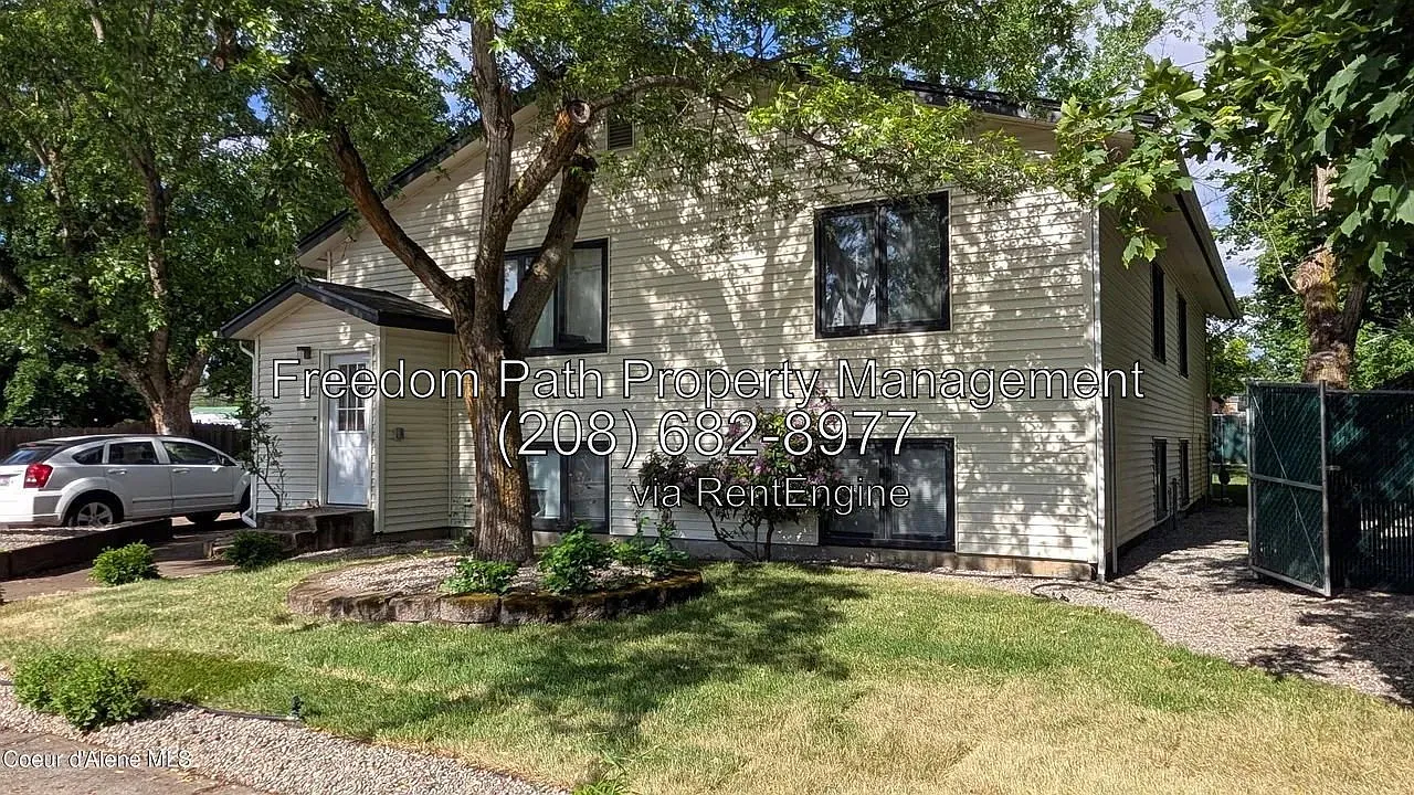 4 bed, 2.0 bath, 1728 sqft, $2,395 — Photo 2