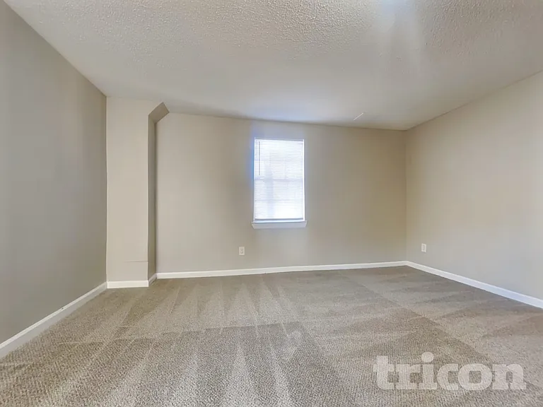 6260 Phillips Lake Way — Photo 28
