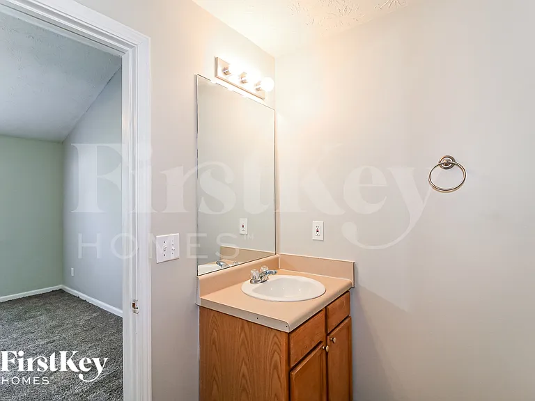 420 Underwood Ct — Photo 17