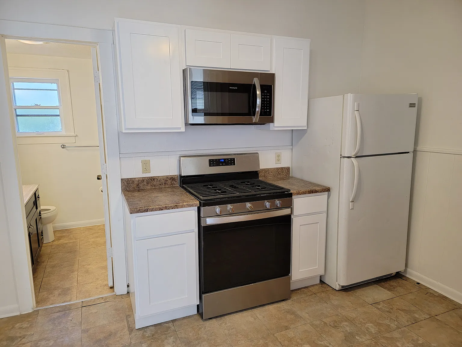 2 bed, 950 sqft, $1,000 — Photo 3
