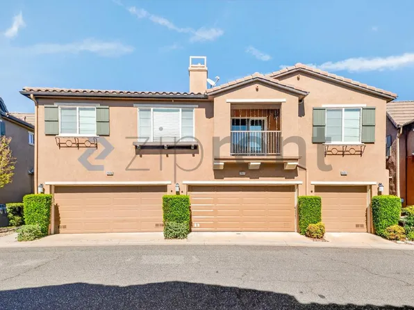 19341 Opal Ln, Santa Clarita, CA 91350