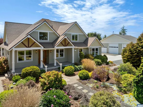 62 Olympic Straits Dr, Sequim, WA 98382