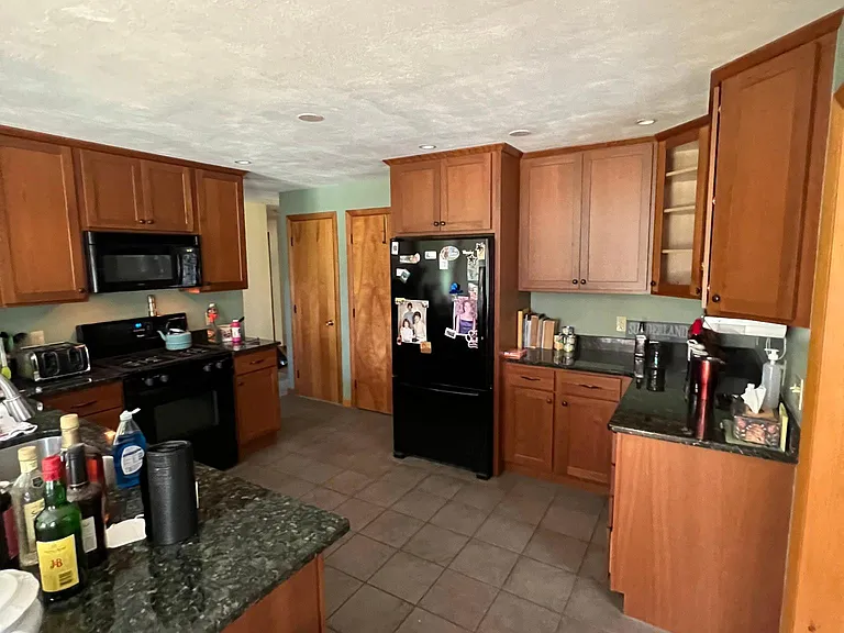37 Reservoir Rd — Photo 2