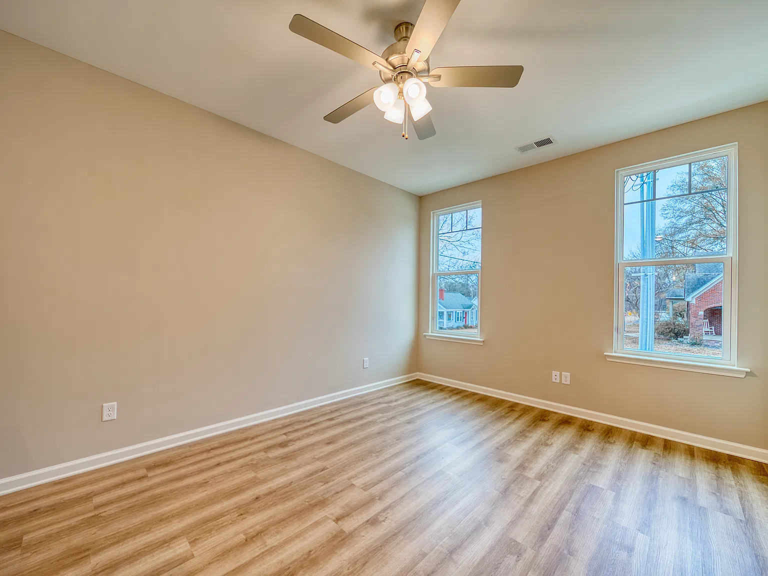 2 bed, 2.5 bath, 1474 sqft, $2,000 — Photo 3