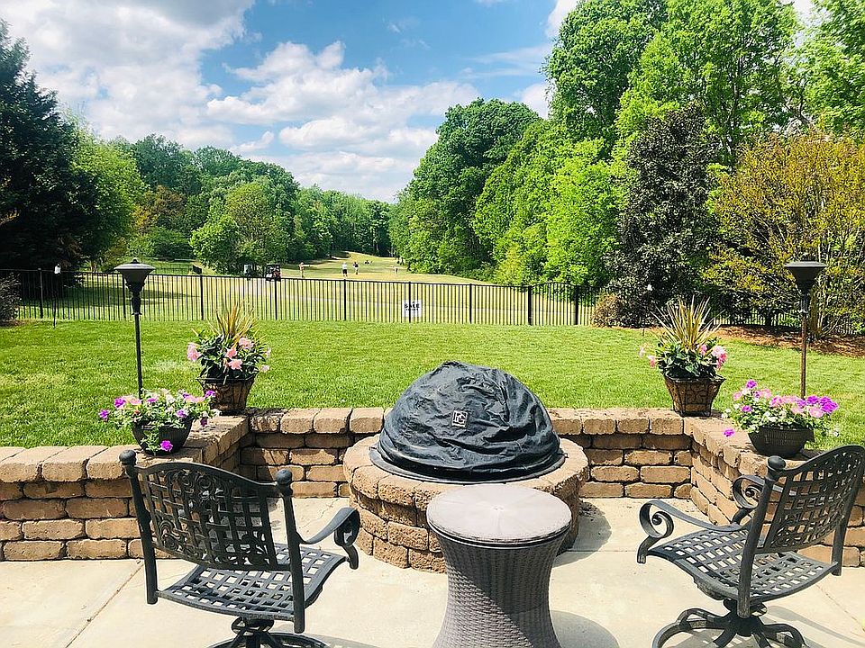 2nd image of 8000 Glamorgan Ln