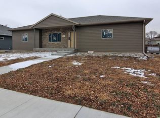 1014 W 42nd St, Kearney, NE 68845