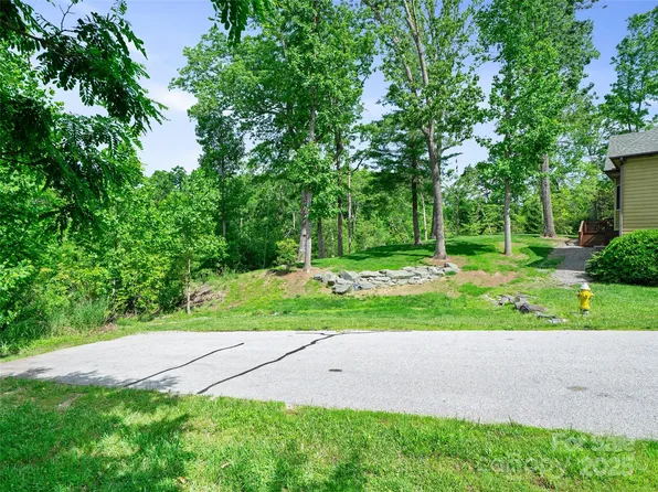 99999 Millbrae Loop S, Hendersonville, NC 28791