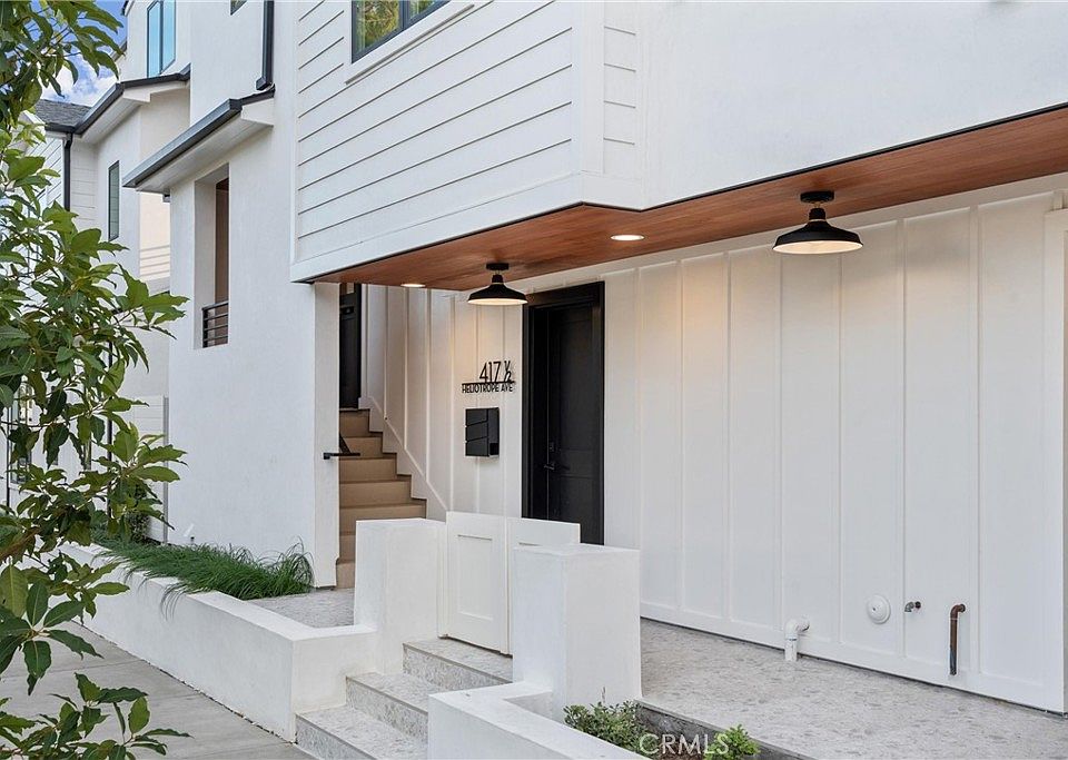 1st image of 417 1/2 Heliotrope Ave
