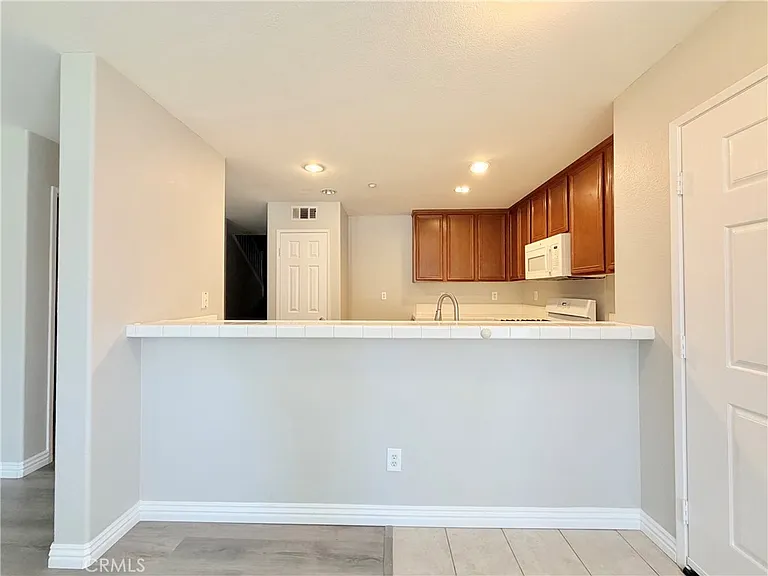 15637 Lasselle St — Photo 7
