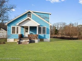 466 W Farms Rd, Farmingdale, NJ 07727