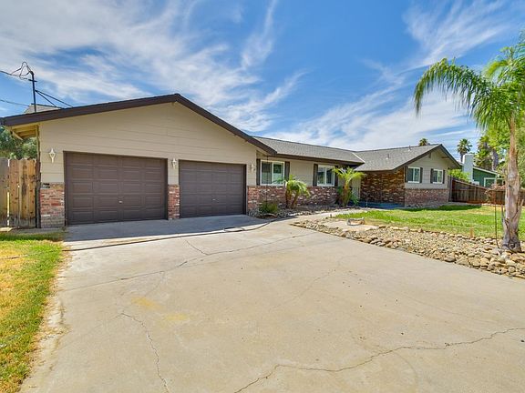 2nd image of 6034 Country Club Pl