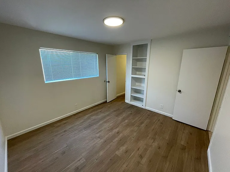 420 Ellwood Beach Dr — Photo 9