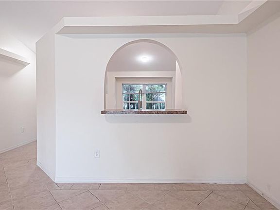5th image of 16040 Worthington Blvd