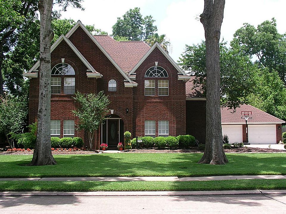 1st image of 207 Dewberry Dr