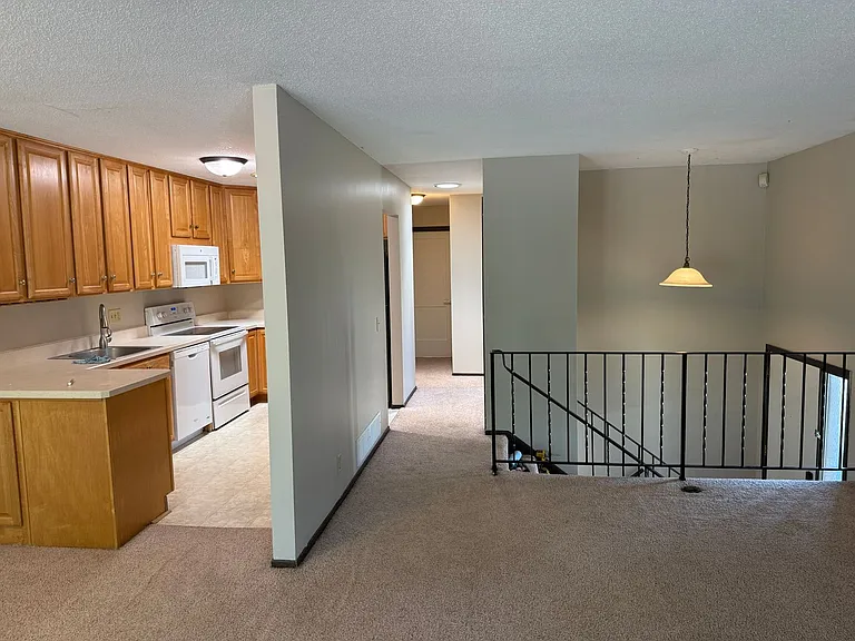 8201 W Park Hills Dr — Photo 3