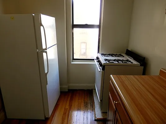 Rented by The Ambassador Realty Group | media 21