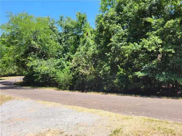 Lcr 902, Jewett, TX 75846