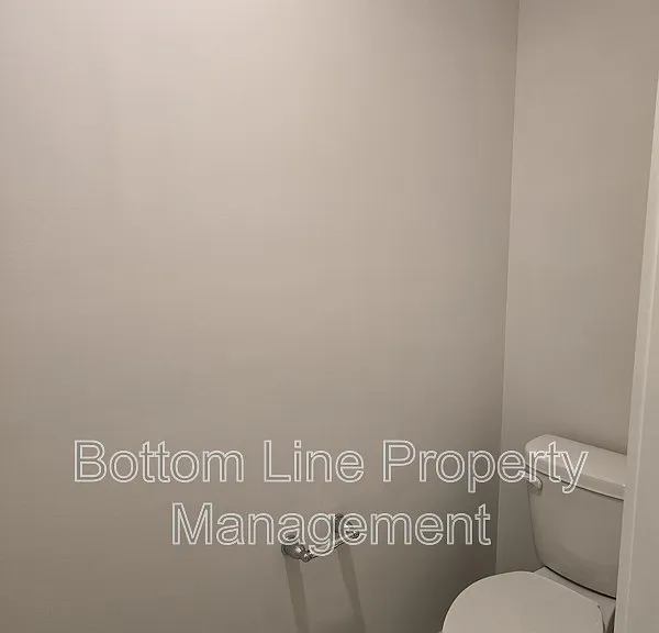 2000 Harlequin Dr — Photo 32